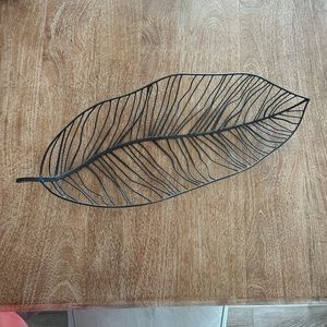 Wire leaf bowl/decoration